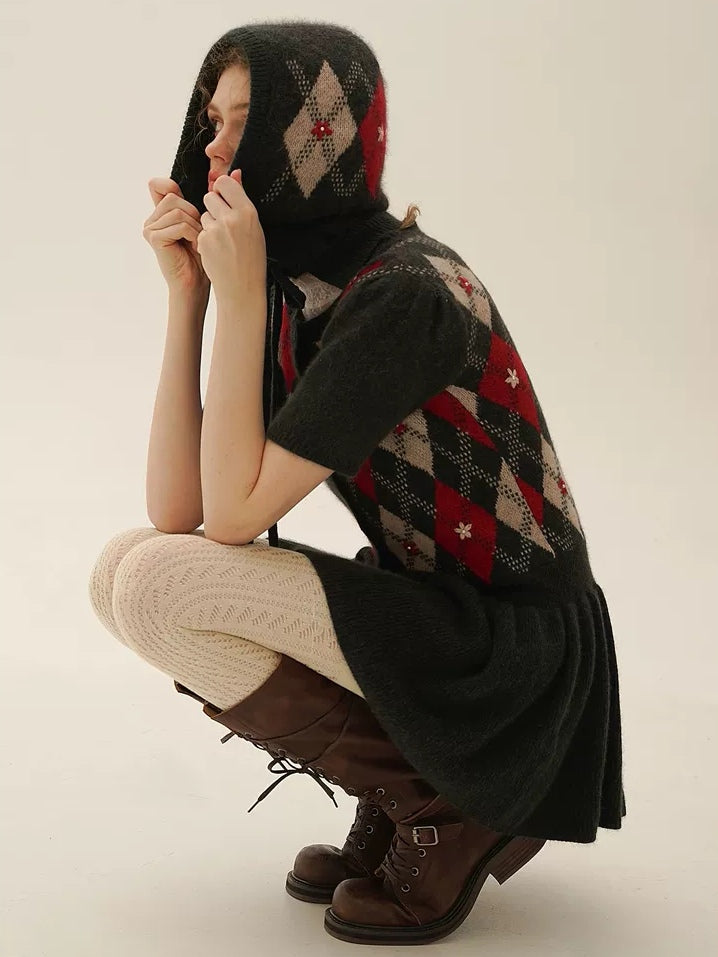 Moromoro. Original Design Diamond Stitch Hand-Embroidered Tie-Up Hat