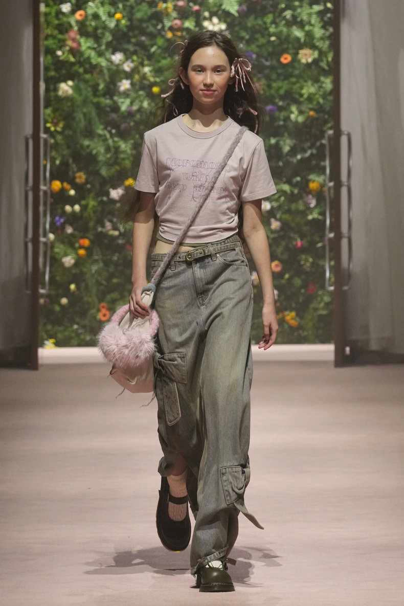 Moromoro. Original Design Dream Embroidered Shirt Tassel Short T-shirt