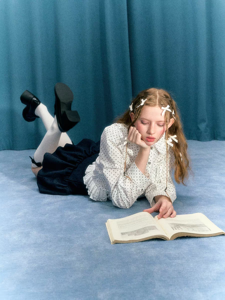 Narrator. Original Design Polka Dot Bow Loose Shirt