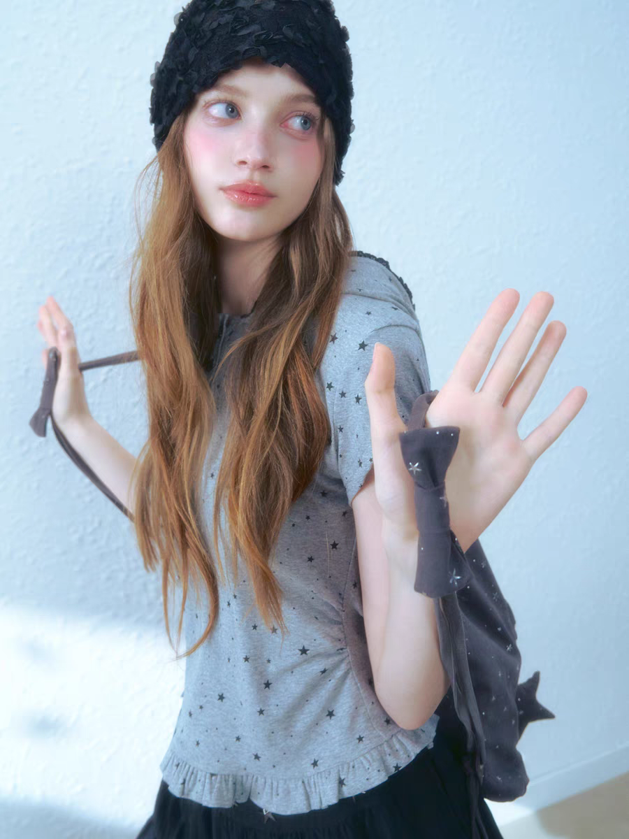 Narrator. Original Design Star Lace Trim Hooded T-Shirt