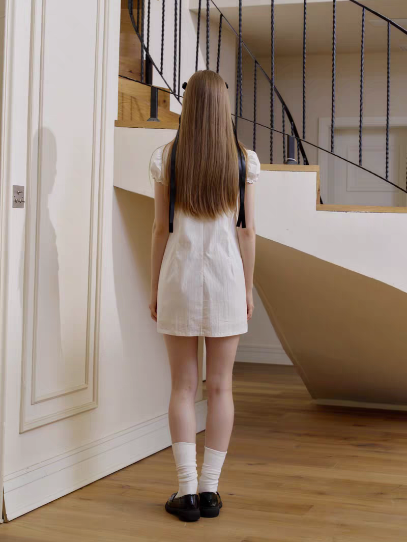PER PEARL. Original Design White Lace Trim Bow Short Sleeve Dress