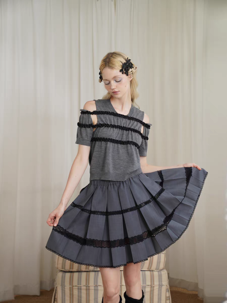 HSIYOUNWOO. Original Design Wool Lace Trim Pleated Skirt