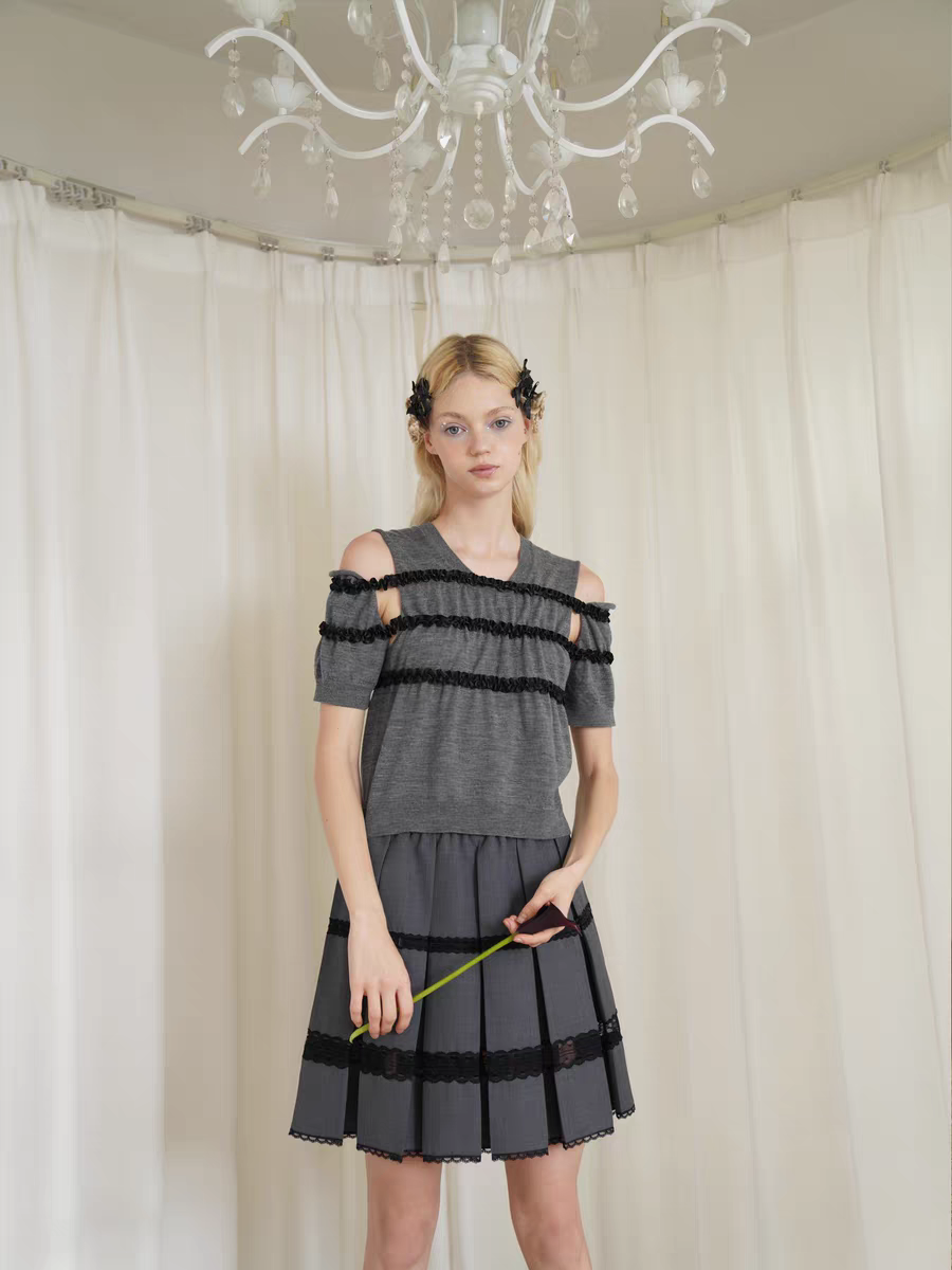 HSIYOUNWOO. Original Design Wool Lace Trim Pleated Skirt