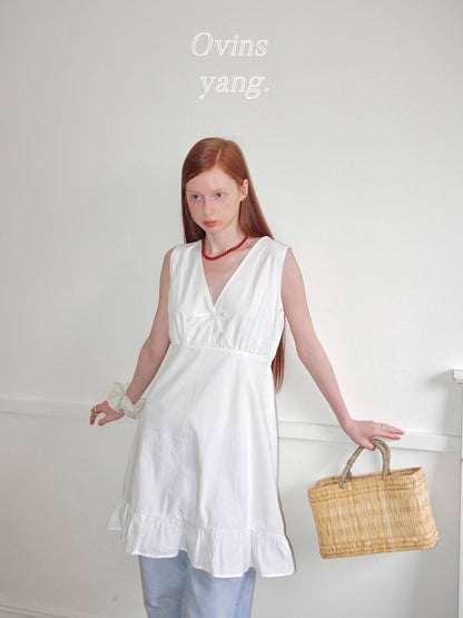 Ovins yang.French V-neck Dress