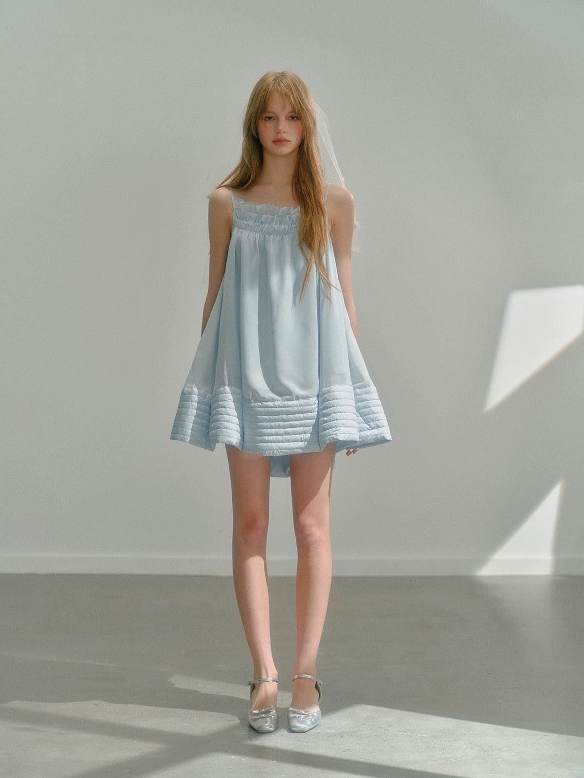 UNOSA.Original Design Blue Suspender Hem Cotton Dress