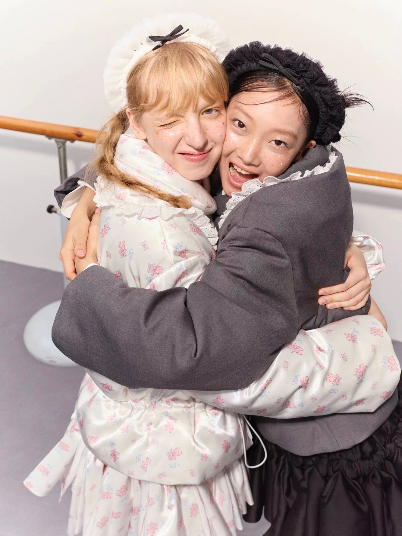 PER PEARL. Original Design Ruched Cropped Goose Down Jacket