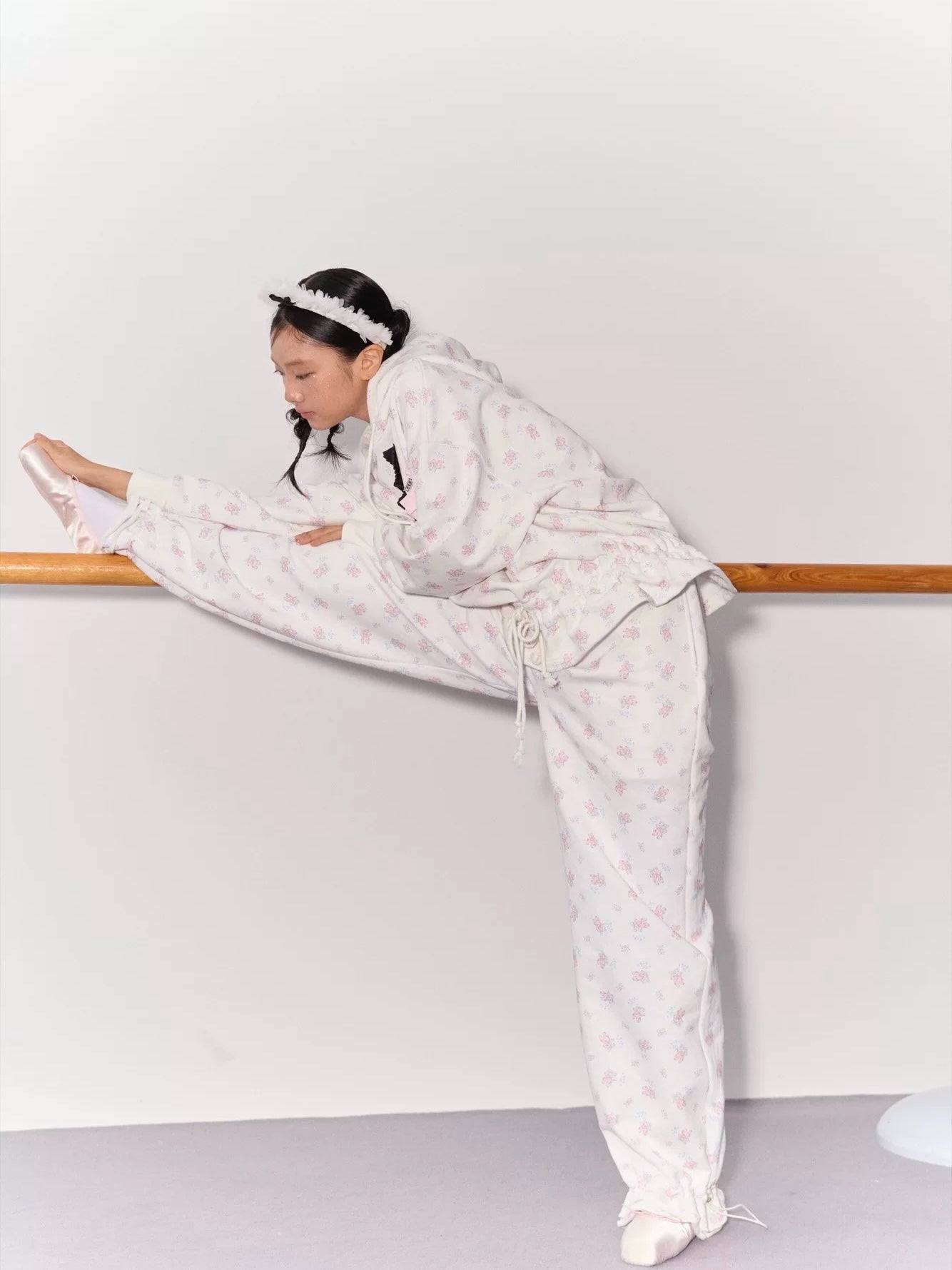 PER PEARL. Original Design Ballet Shoes Print Hoodie & Sweatpants Set