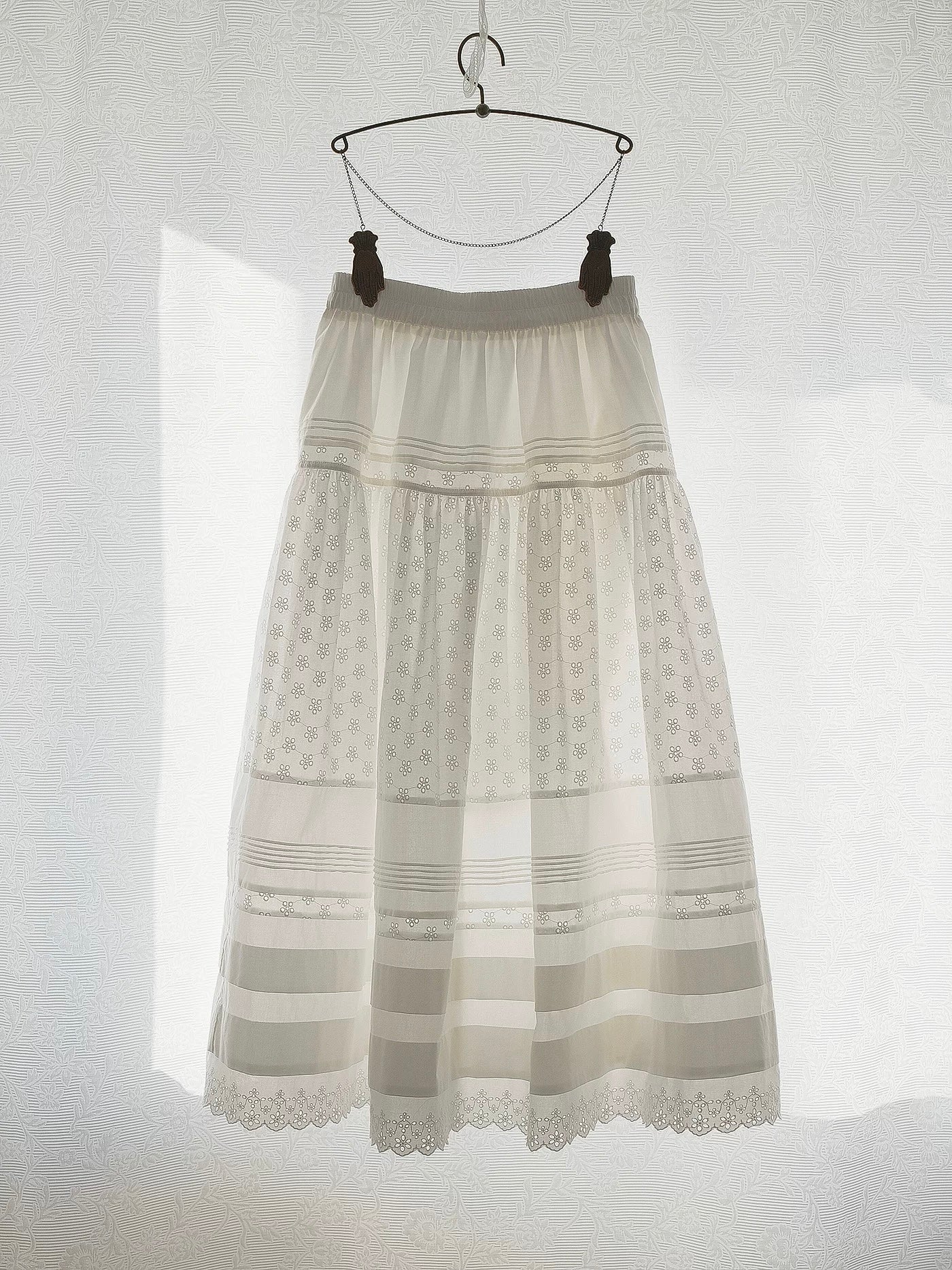 Kissgarnet. Original Design Floral Embroider Blouse & Skirt Set