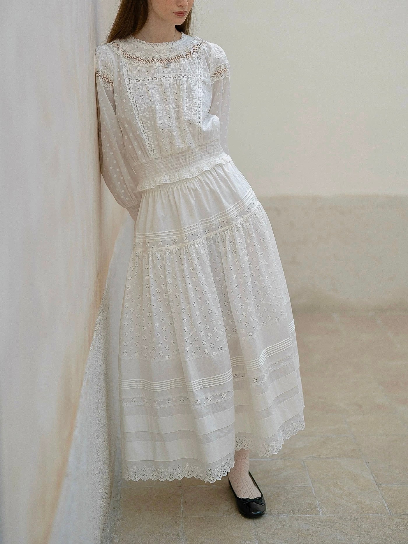 Kissgarnet. Original Design Floral Embroider Blouse & Skirt Set