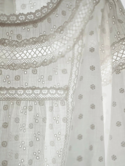 Kissgarnet. Original Design Floral Embroider Blouse & Skirt Set