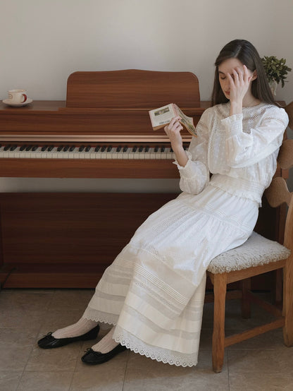 Kissgarnet. Original Design Floral Embroider Blouse & Skirt Set