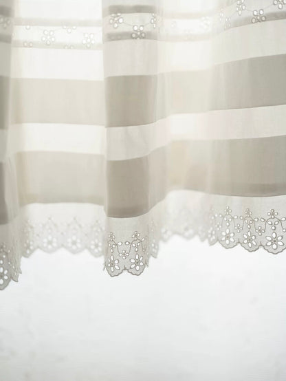 Kissgarnet. Original Design Floral Embroider Blouse & Skirt Set