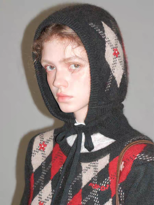 Moromoro. Original Design Diamond Stitch Hand-Embroidered Tie-Up Hat