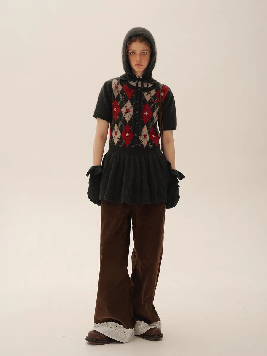 Moromoro. Original Design Diamond Stitch Hand-Embroidered Tie-Up Hat