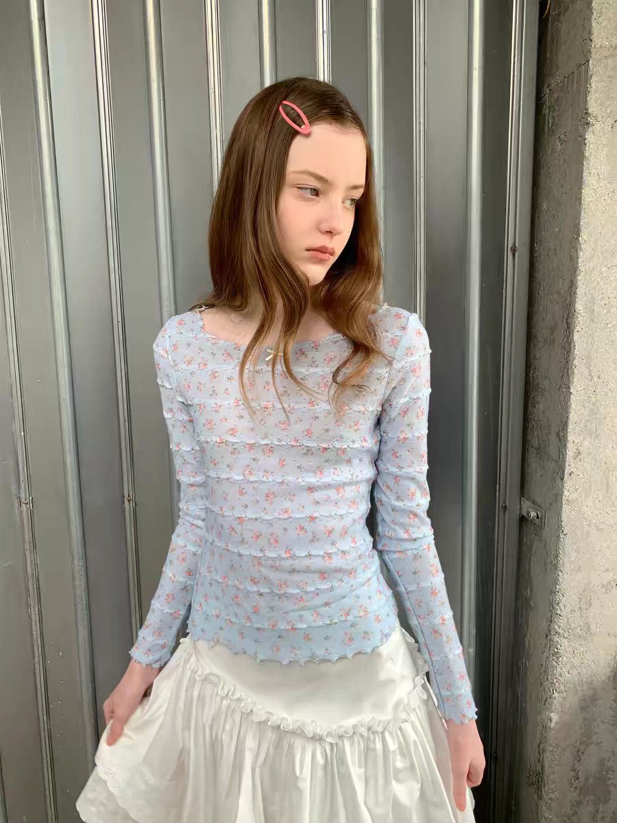 SOOMIE. Original Design Floral Stretch Knit Long Sleeve Top