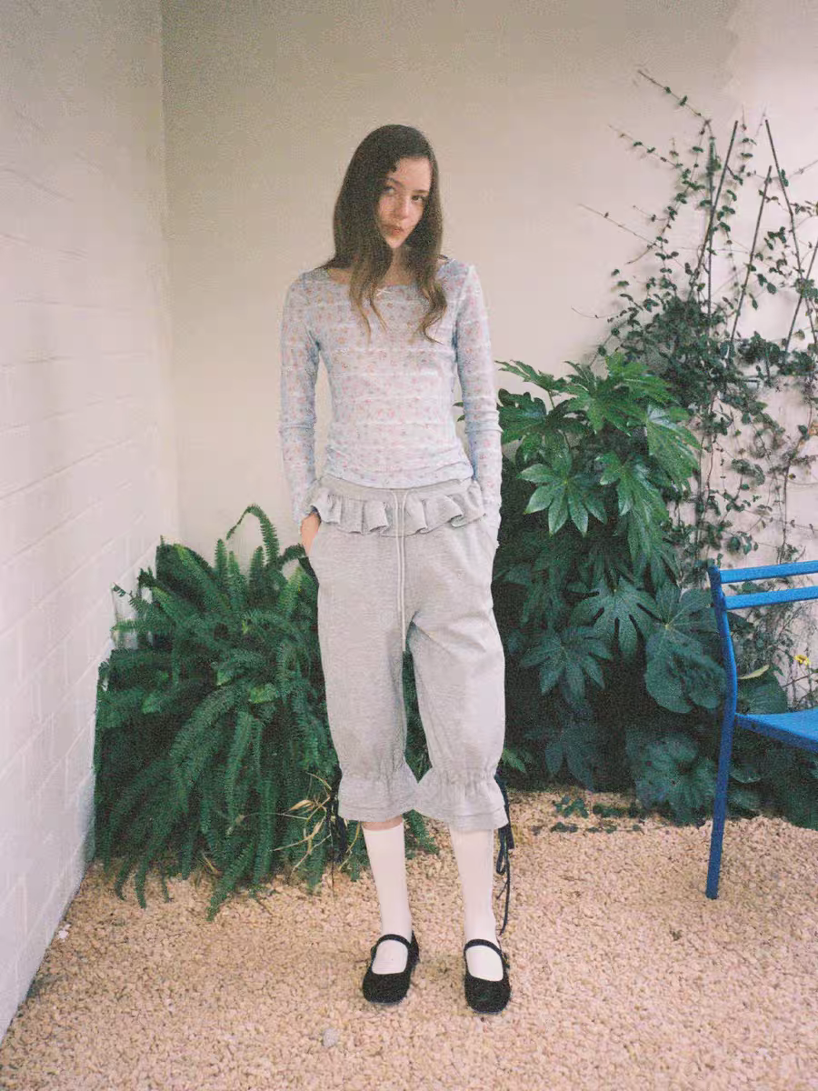 SOOMIE. Original Design Floral Stretch Knit Long Sleeve Top