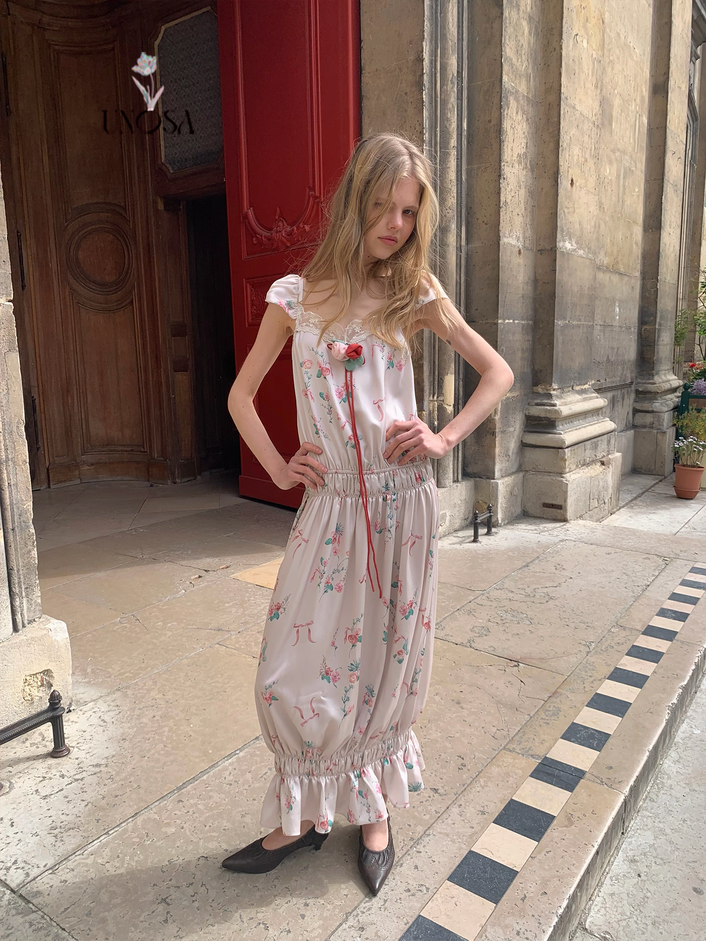 UNOSA. Original Design Floral Print Vase Silhouette Cami Dress