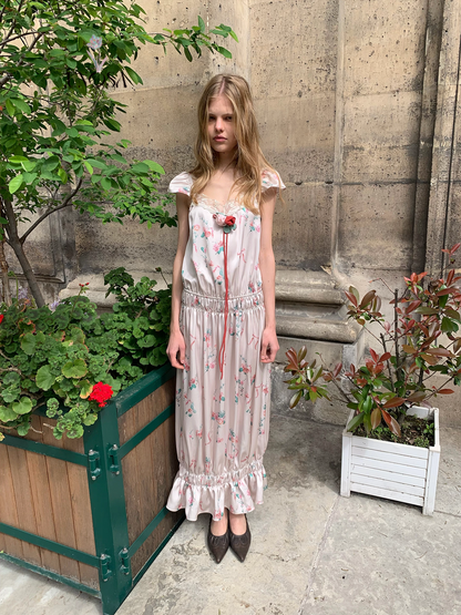 UNOSA. Original Design Floral Print Vase Silhouette Cami Dress