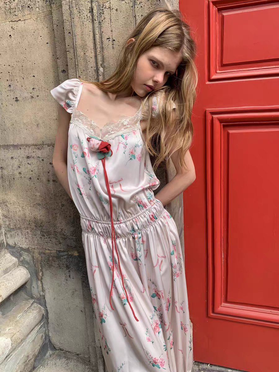 UNOSA. Original Design Floral Print Vase Silhouette Cami Dress