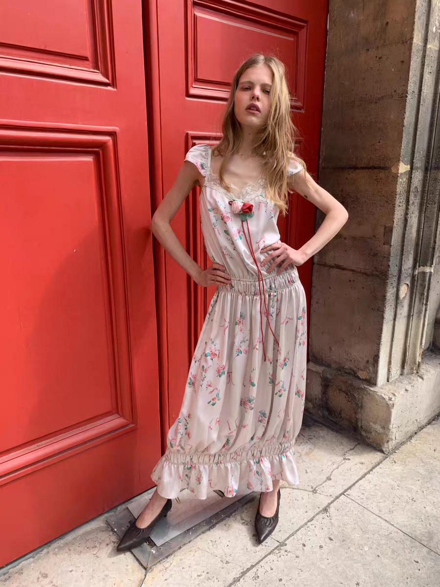 UNOSA. Original Design Floral Print Vase Silhouette Cami Dress
