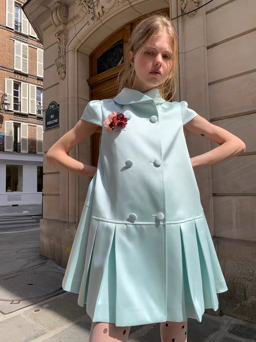 UNOSA. Original Design Satin Double-Breasted Pleated Short Sleeve Dress