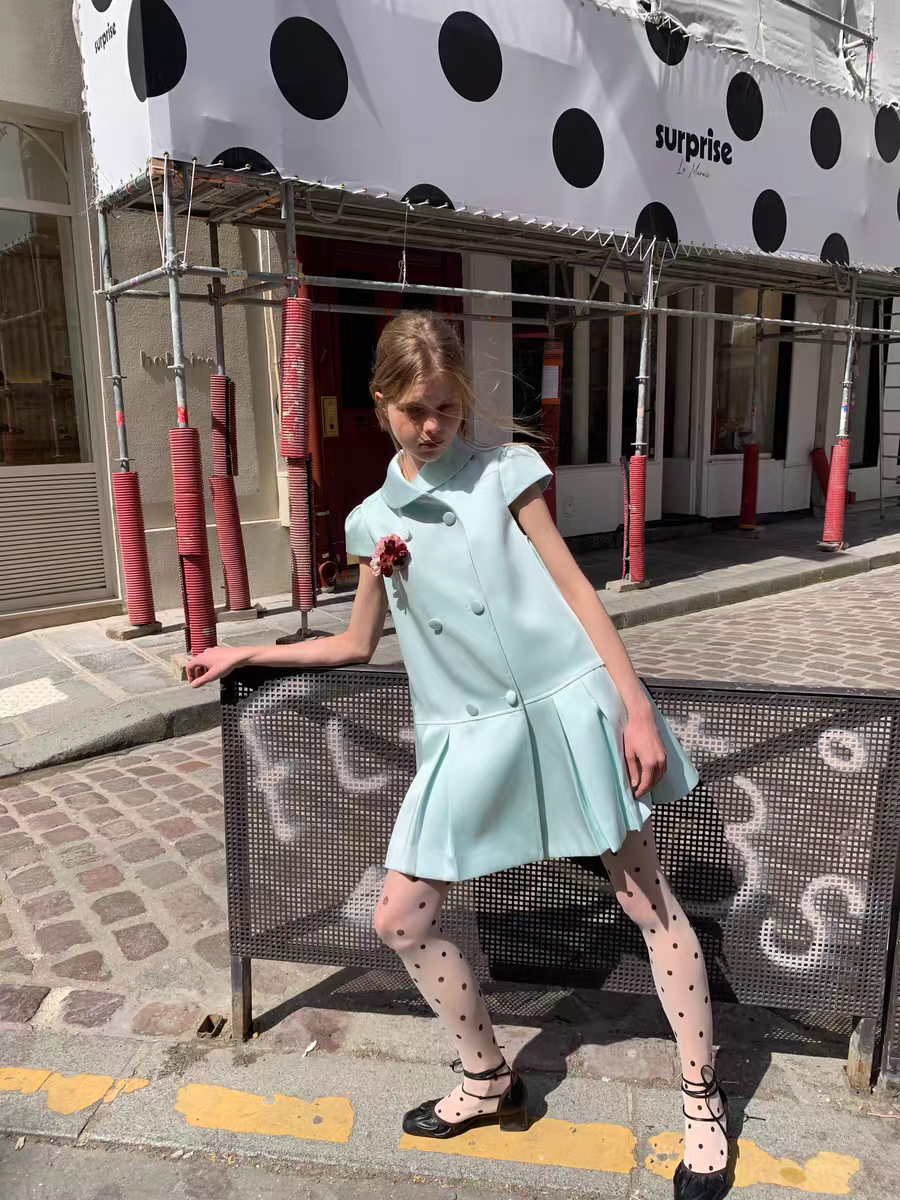 UNOSA. Original Design Satin Double-Breasted Pleated Short Sleeve Dress