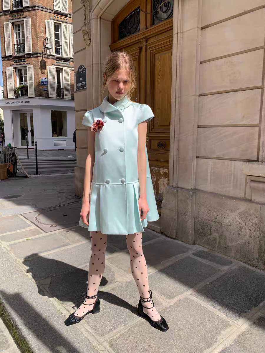 UNOSA. Original Design Satin Double-Breasted Pleated Short Sleeve Dress