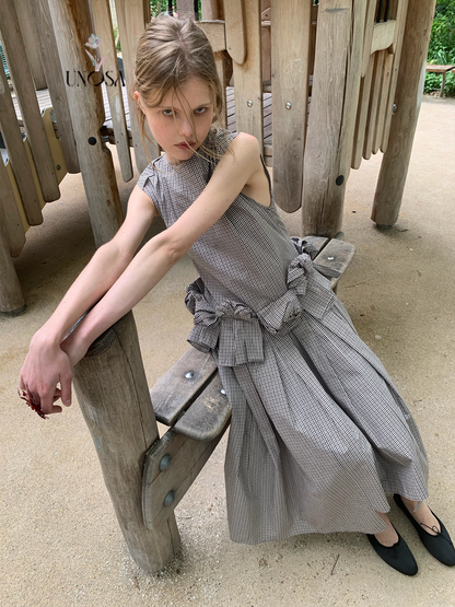 UNOSA. Original Design Plaid Sleeveless Pleated Maxi Dress