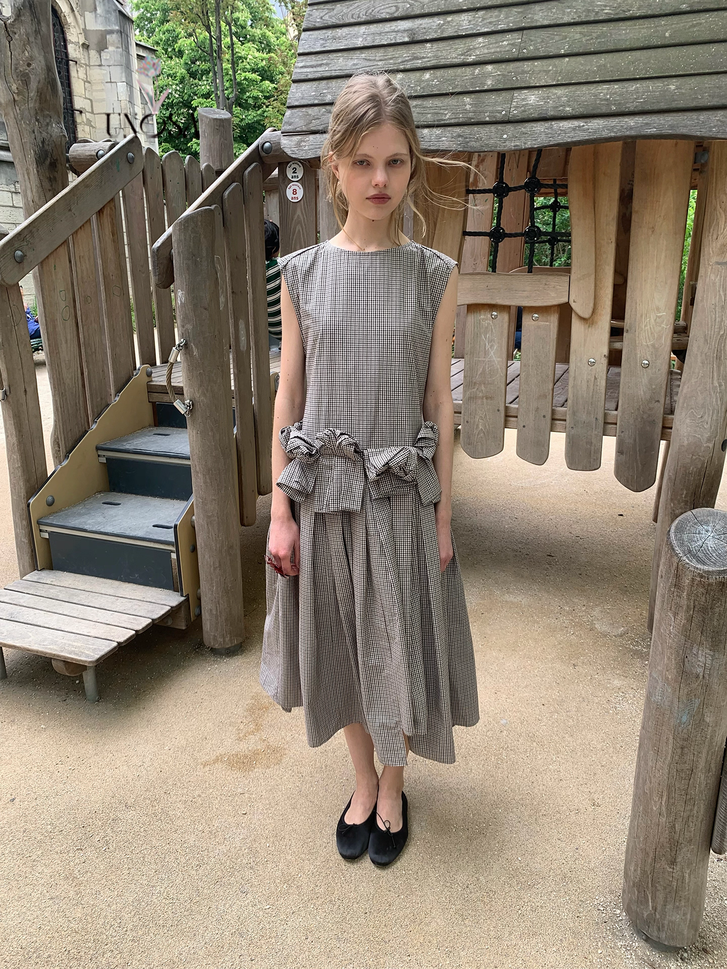 UNOSA. Original Design Plaid Sleeveless Pleated Maxi Dress