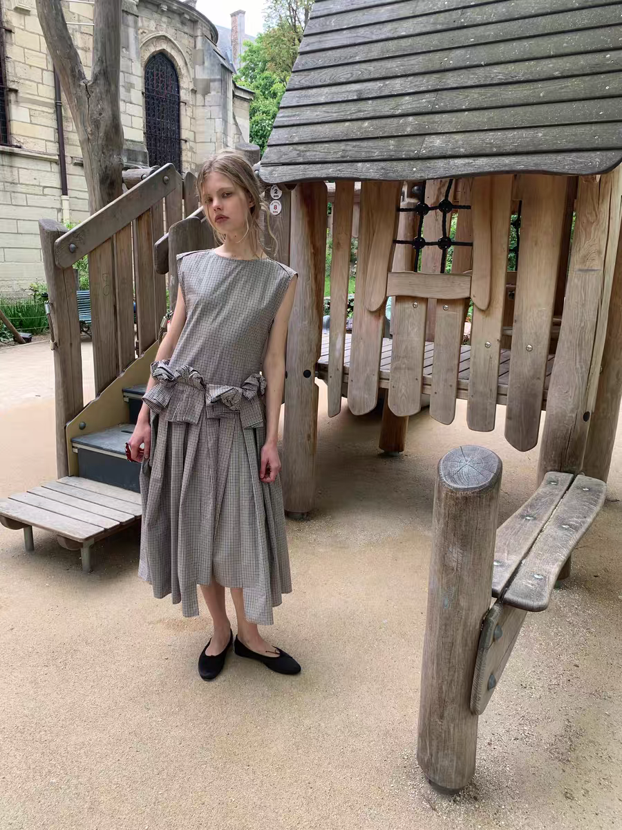 UNOSA. Original Design Plaid Sleeveless Pleated Maxi Dress