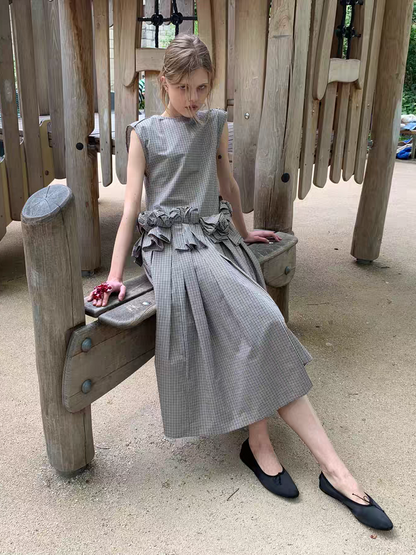 UNOSA. Original Design Plaid Sleeveless Pleated Maxi Dress