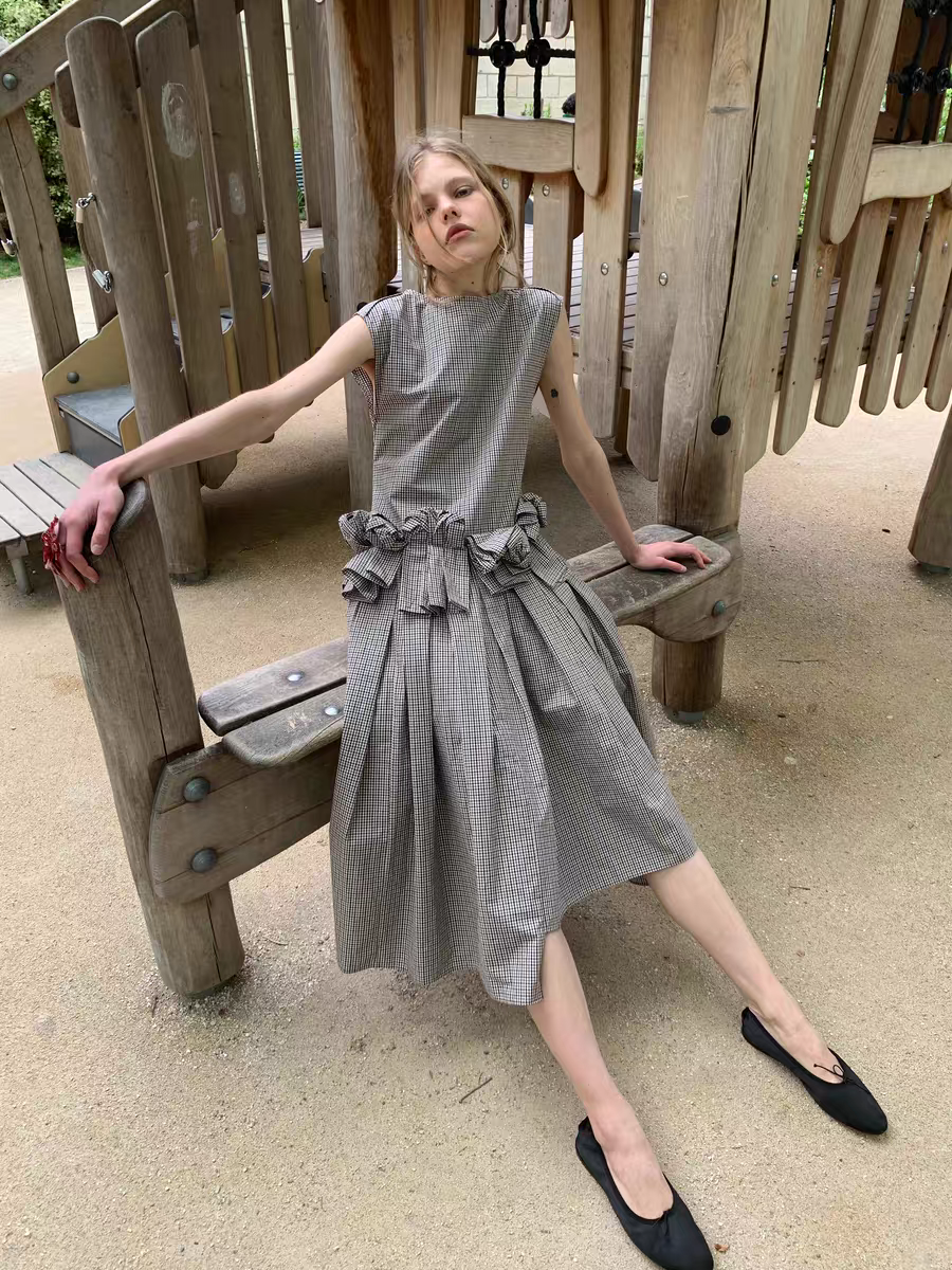 UNOSA. Original Design Plaid Sleeveless Pleated Maxi Dress